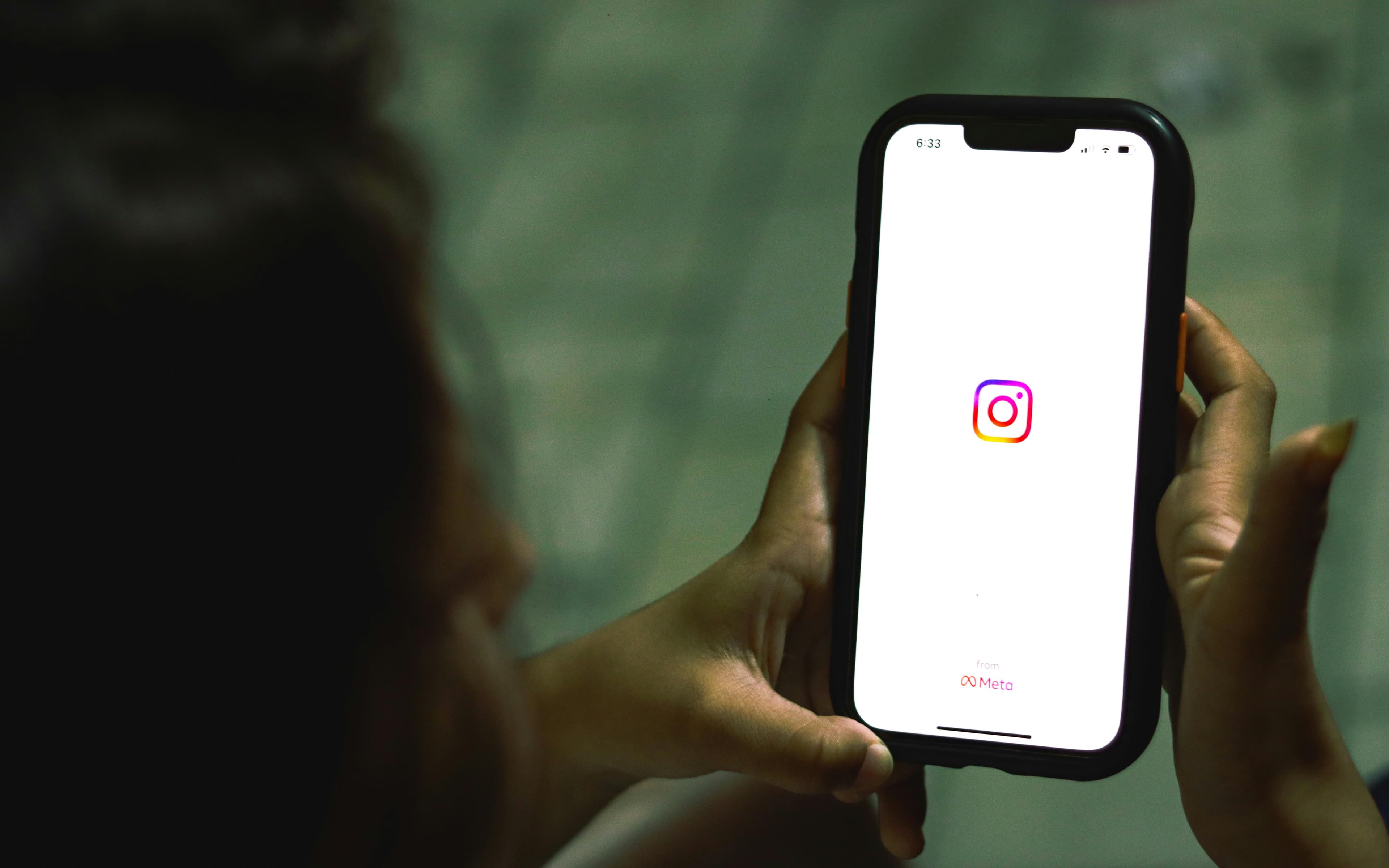 Social Media & Mental Health in Adolescents: What Parents Should Know
